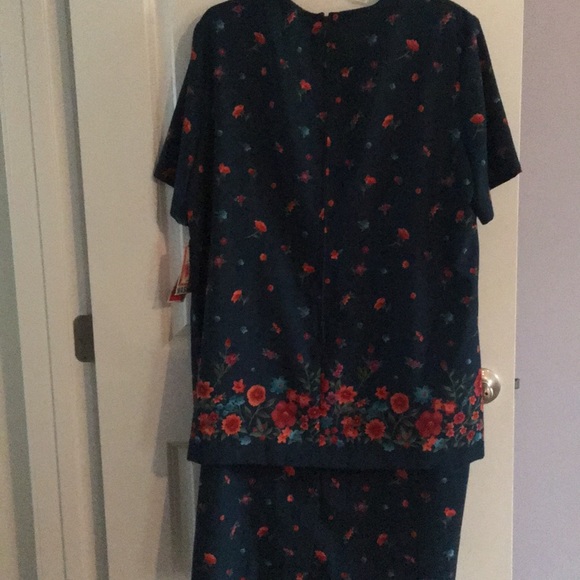 Women dress - Picture 2 of 5